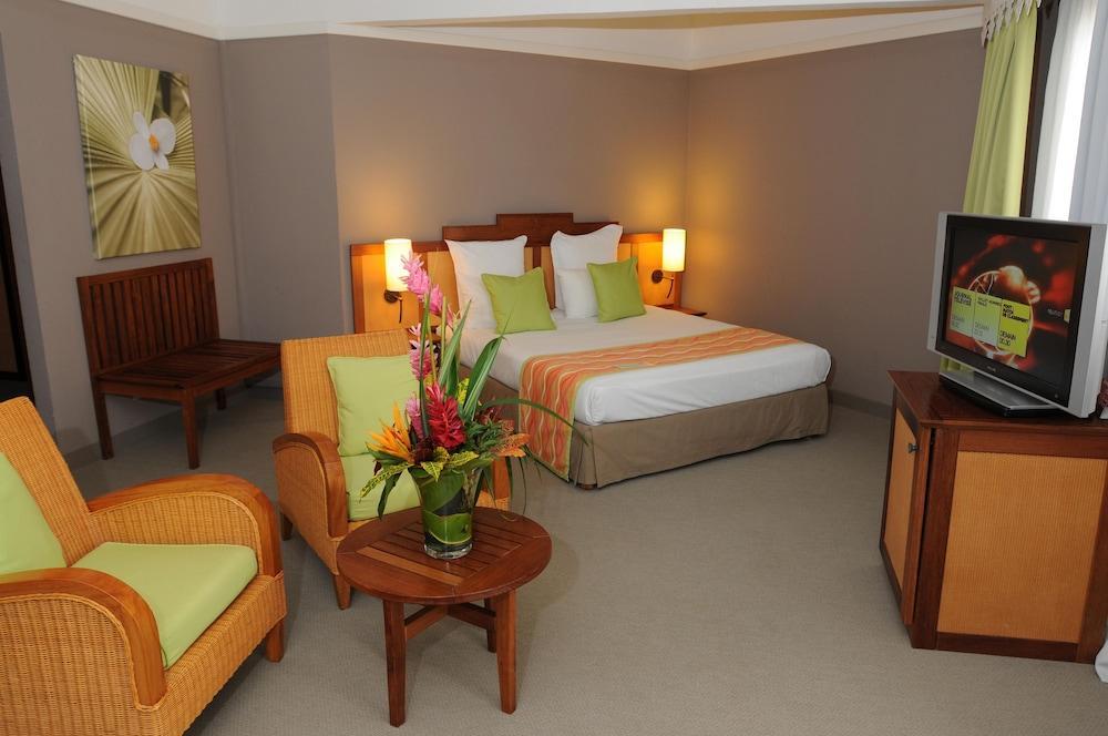 Hotel Exsel Creolia 圣丹尼斯 外观 照片